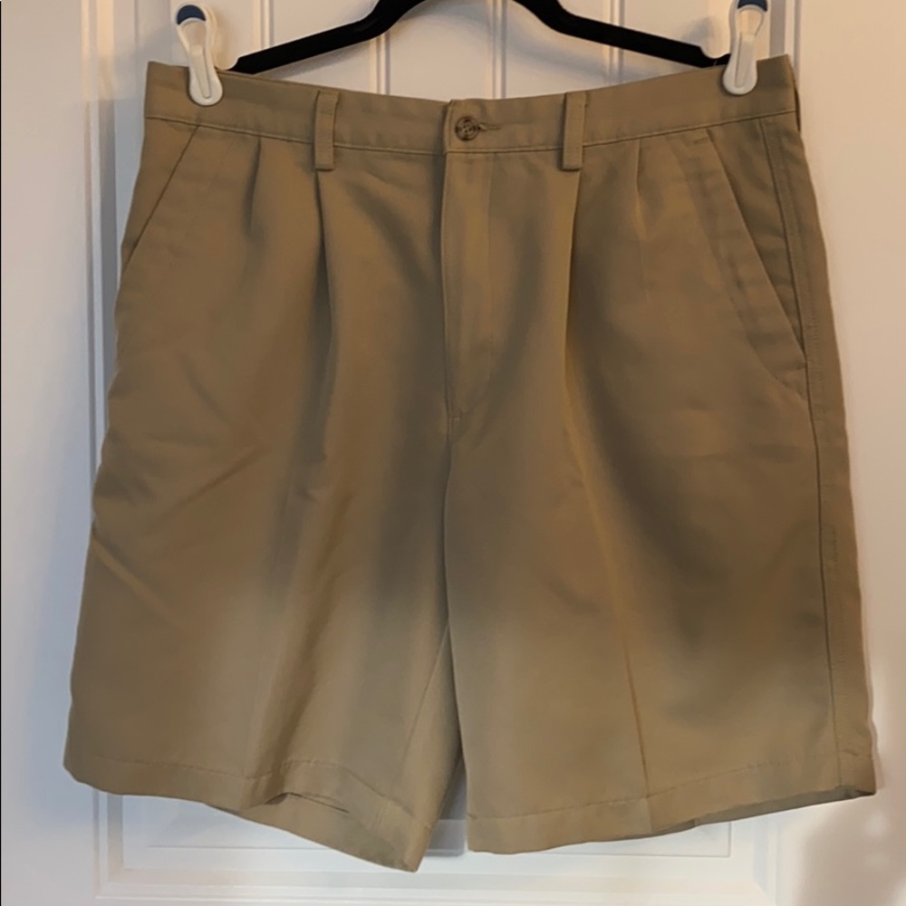 34 Dockers khaki shorts